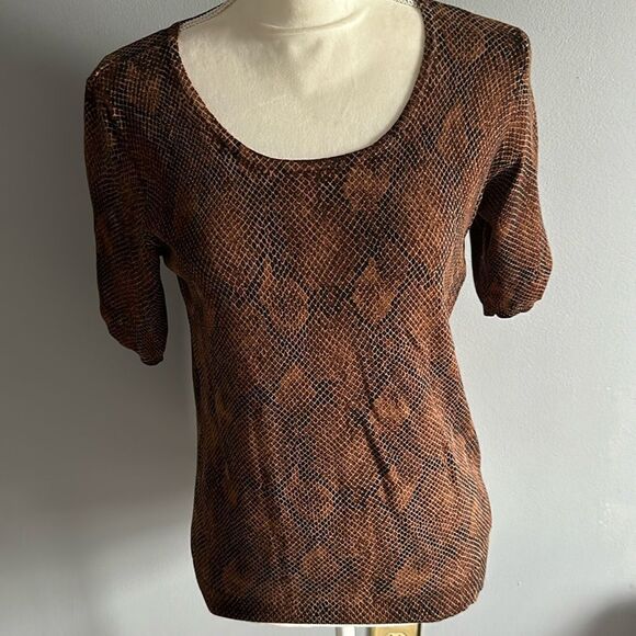 White House Black Market Top! - Picture 3 of 10